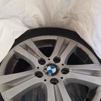 4 cerchi 16 pollici BMW completi di pneumatici. 