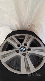 4 cerchi 16 pollici BMW completi di pneumatici. 