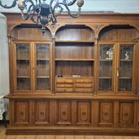 Mobile in legno di noce