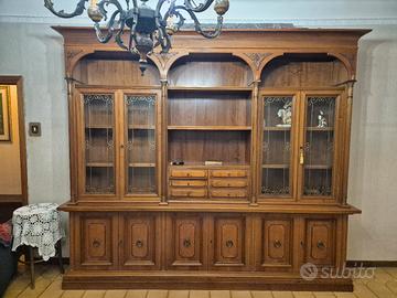 Mobile in legno di noce