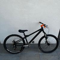 Bicicletta dirt jump 26"