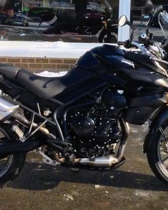 TRIUMPH TIGER 800