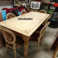 tavolo stile veneziano con sei sedie