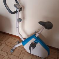 cyclette  come nuova con display.