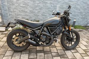 Ducati Scrambler Icon Dark - 2021
