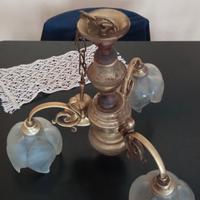 Lampadario in ottone di bella fattura e qualità.