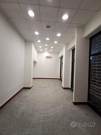 Locale commerciale roseto centro