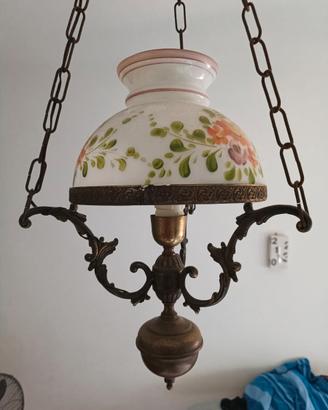 Lampadario vintage a sospensione in vetro e ottone