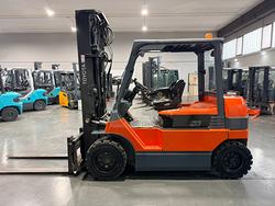 CARRELLO ELEVATORE ELETTRICO TOYOTA 50 QUINTALI