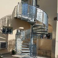 Scala a chiocciola zincata