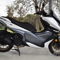 MALAGUTI MADISON 125cc SCOOTER MOT. A LIQUIDO