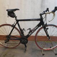 Bici corsa Kuota Kom carbonio