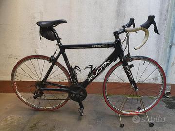 Bici corsa Kuota Kom carbonio