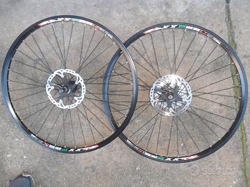 Coppia ruote complete da 26 anteriore e posteriore