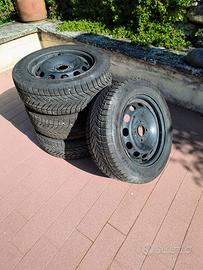 6 pneumatici usati mis. 195/60 R15 + 4 cerchi