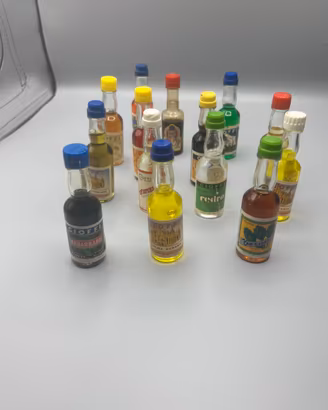 Bottiglie mignon di liquori Cioffi Milano