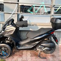 Piaggio MP3 310 Sport pari al nuovo