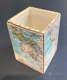 Portapenne World Map di Fabienne Jouvis Paris