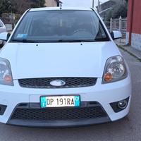 Ford Fiesta 1.6 TDCi 3p. Ghia S neopatentati