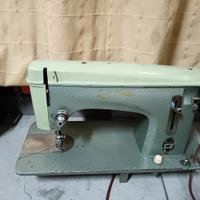 due bracci di macchina da cucire 