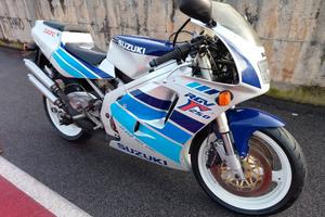 MOTO SUZUKI RGV GAMMA 250