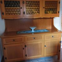 Credenza con tavolo e giro panca