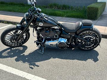 HARLEY DAVIDSON BREAKOUT 103