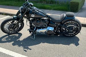 HARLEY DAVIDSON BREAKOUT 103