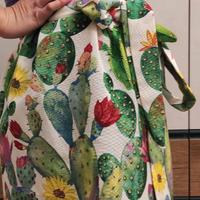 gonna cactus al ginocchio 