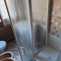 Box doccia con porta a doppia battente 