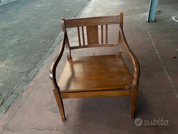 Poltrone classiche in legno
