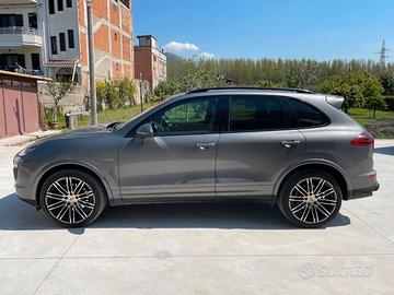 Porsche Cayenne Platinum 3.0 Diesel 185kw 250cv