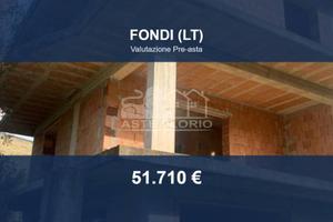 Immobile in asta di 276 m² con box auto a Fondi