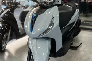 Piaggio Beverly 400 S HPE SOLO 1900KM - 2025