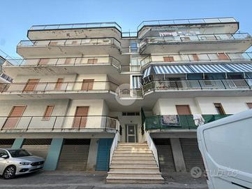 3 LOCALI A SCALEA