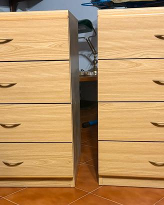 Coppia cassettiere in legno