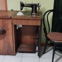 Macchine da cucire Necchi vintage