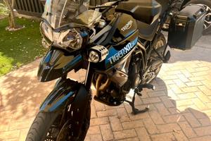 Triumph tiger 800 xrx