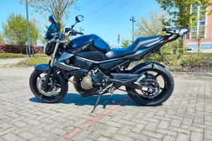 Yamaha XJ6 - 2011