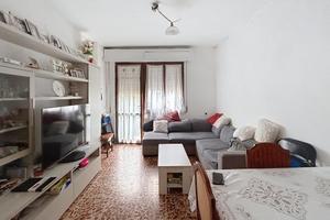 CASA SEMINDIPENDENTE A CASCINA