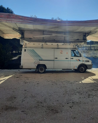 Furgone con tenda automatica