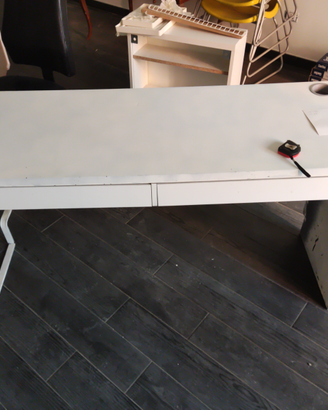 Scrivania Ikea Micke "bianca vissuta"
