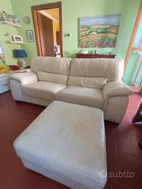 Divano in pelle bianco 3 posti + puff 