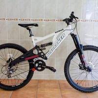 DH Mondraker Level 1 26 full Downhill 
