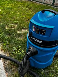 Aspiratore per piscina