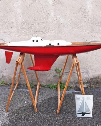 Modello Barca a Vela RC scafo vetroresina 1 metro