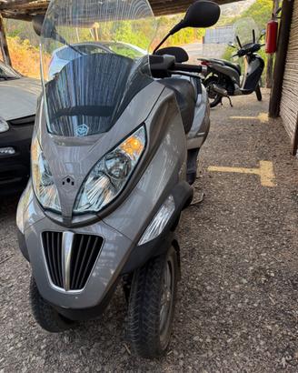 Piaggio MP3 300