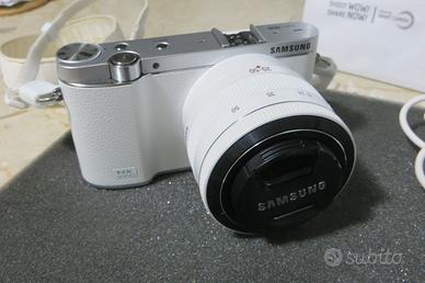 SAMSUNG NX 3000