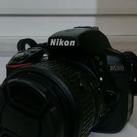 Nikon 5300 + obiettivo 18-55 + filtro + 3 batterie