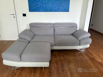 DIVANO DUE POSTI CON POUF POLTRONE E SOFA'